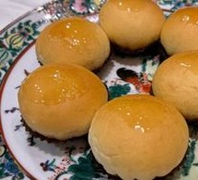 Signature Queen Buns