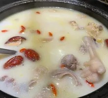 Black Pepper Pig's Stomach Chicken Soup