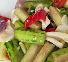 Stir-fried Squid with Gourds