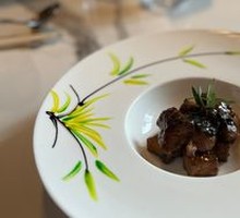 Black Truffle Beef Cubes Stir-fried with King Oyster Mushrooms