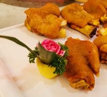 Salted Pepper Crispy Pork Trotter