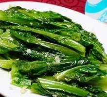 Garlic Stir-Fried Lettuce
