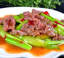 Bok Choy Stir-Fried with Beef