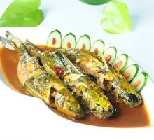 Steamed Yellow Catfish with Chopped Chili