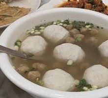 Fish Ball and Meat燕 Soup