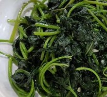 Stir-fried Sweet Potato Leaves with Garlic