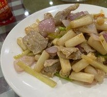 Lotus Stem Stir-Fried with Pork Slices