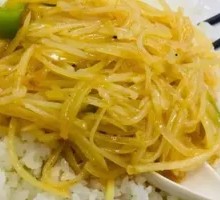 Stir-fried Green Pepper and Potato Noodles with Rice
