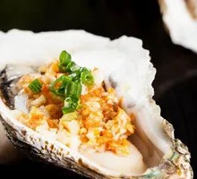 Steamed Oyster and Egg with Rice Noodles