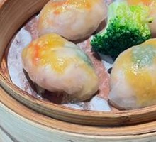 Yellow Pepper Sauce Fresh Shrimp and Squid Crystal Dumplings