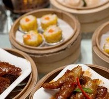 Steamed Chicken Feet with Golden Sauce and Chili