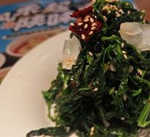 Bamboo Shoots and Wild Gray Vegetable Stir-fry