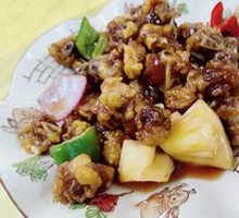 Fragrant Pineapple Stir-fried Pork Ribs