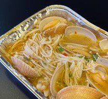 Clam and Enoki Mushroom Stir-fry