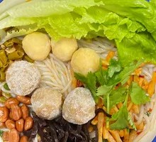 Double Dumpling Snail Rice Noodles