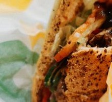 Black Pepper Beef Sandwich