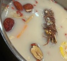 Five-fingered Mulberry Pig's Trotter Chicken Soup