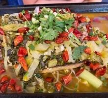 Charcoal-Grilled Jiangtu Fish with Sour Cabbage Flavor