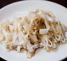 Peanut碎 Noodles
