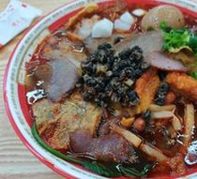 Family Feast Snail Noodle