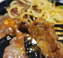 Golden Thick-Cut Red Pepper Sirloin Steak