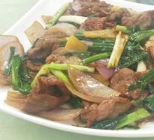 Stir-Fried Beef with Ginger and Scallion