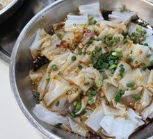 Red Onion Sauce over Chen Village Rice Noodles