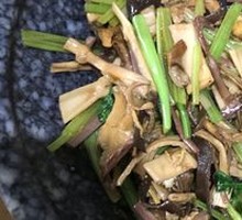 Stir-Fried Wild Vegetables