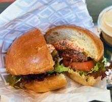 Lemon Crab Seed Beef Burger