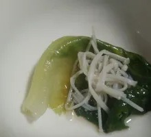 Enoki Mushroom and Lettuce