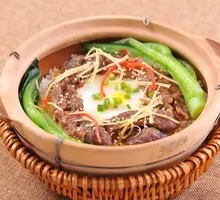 Egg and Beef Claypot Rice