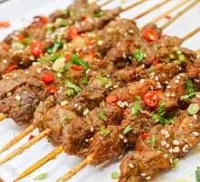 Charcoal-grilled Lamb Skewers