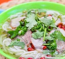 Stir-Fried Rice Noodles with Lean Pork