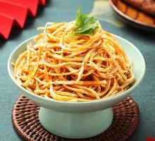 Spicy Oil Cloud Noodles