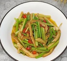 Stir-fried Beef Tripe with Celery