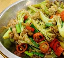 Large Cauliflower Dish