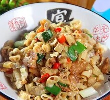 Stir-Fried Pork with White Chilies