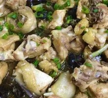 Stone Snail Steamed Chicken