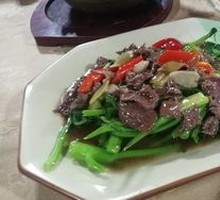 Stir-Fried Beef with Chinese Broccoli