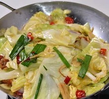 Spicy Pot-Braised Cabbage