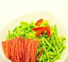 Stir-fried garlic shoots with pork