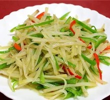 Sliced Potatoes with Green Pepper