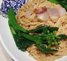 Red Onion Noodles