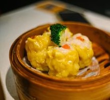 Cordyceps and Crab Roe Dumplings