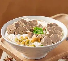 Pork Offal and Beef tendon Meatball Noodles