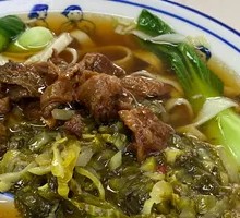 Sour Cabbage Beef Noodles