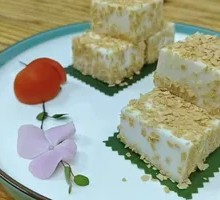 Premium Yogurt Cake Bites