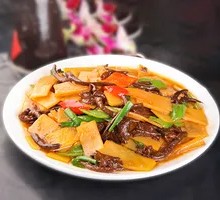 Stir-fried Potato Slices with Chestnut Mushrooms