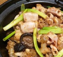 Stewed Pig Intestine and Beef Tendon Pot