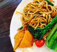 Shrimp and Meat Sauce Stir-Fried Udon Noodles